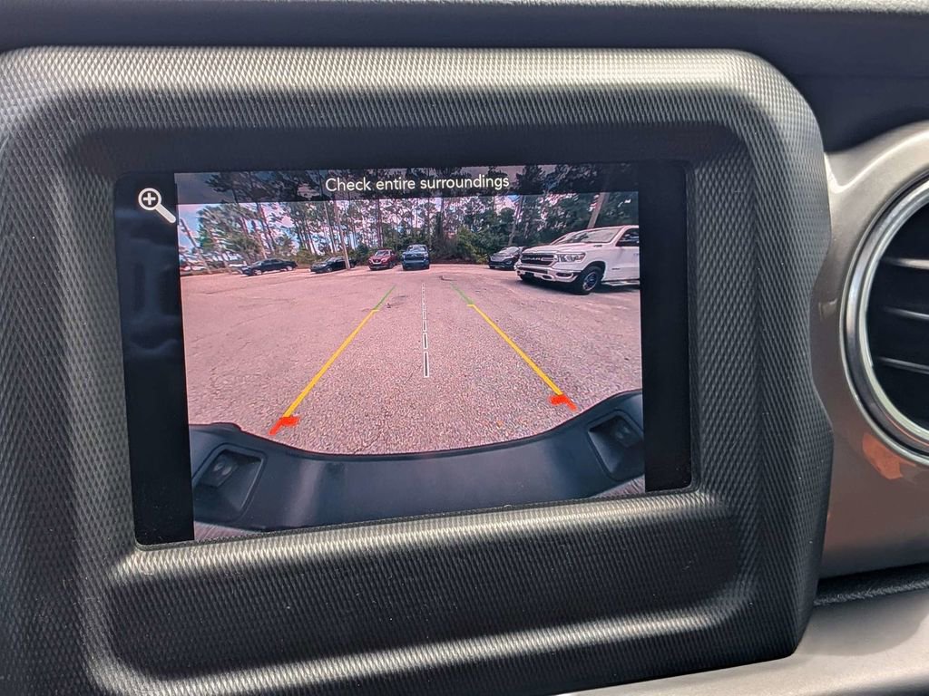 Used 2020 Jeep Gladiator Overland w/ Trailer Tow Package image 19