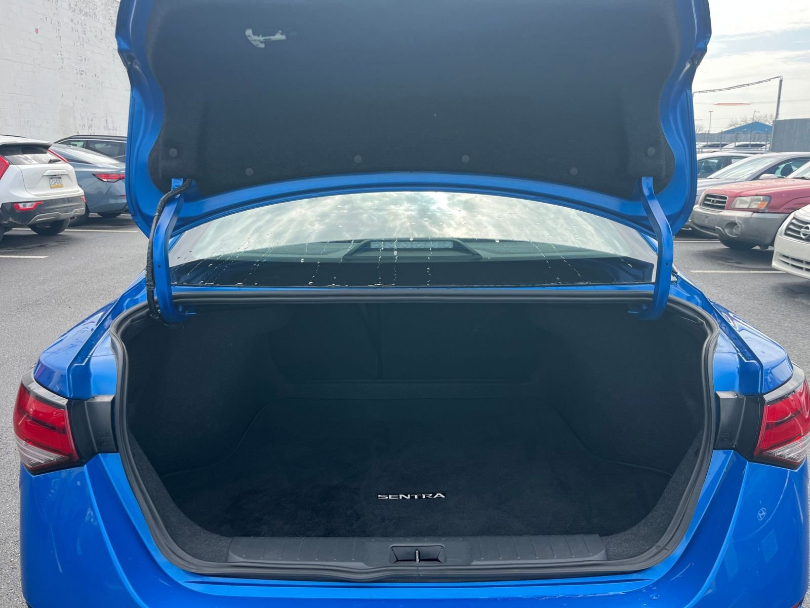 Used 2025 Nissan Sentra SV FWD image 30