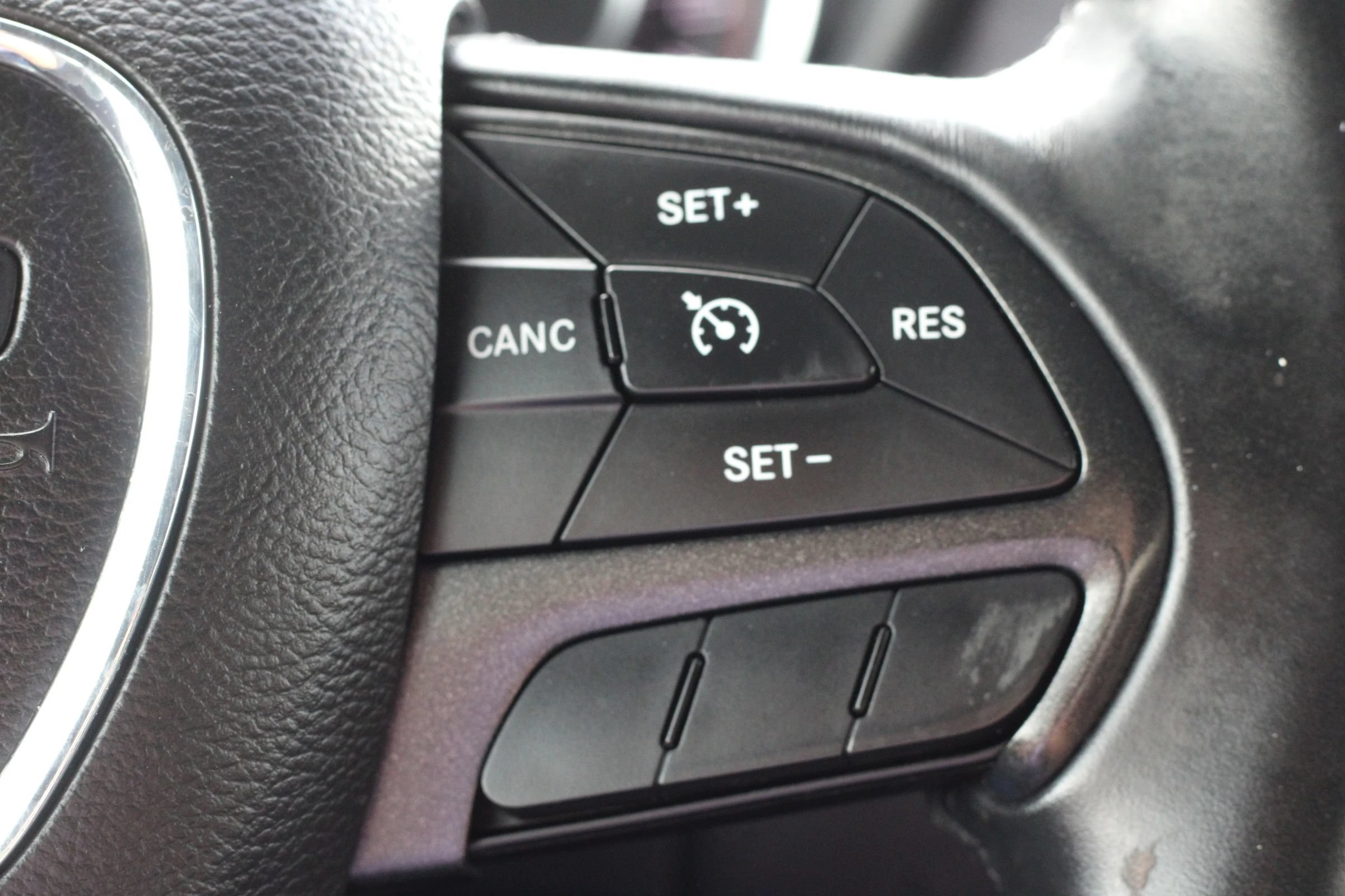 Used 2015 Dodge Challenger R/T w/ Quick Order Package 28B R/T RWD image 17