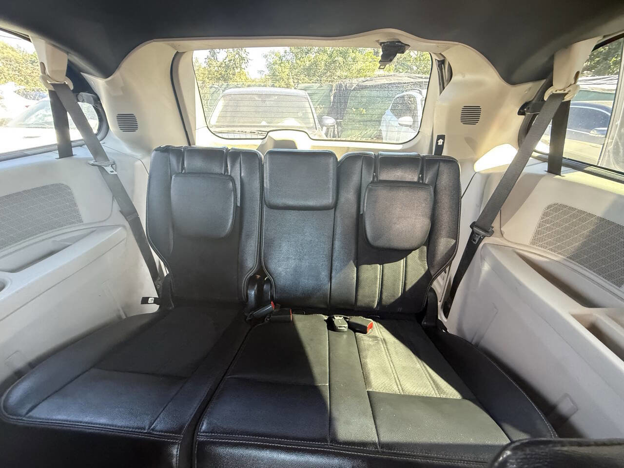 Used 2019 Dodge Grand Caravan SXT image 10