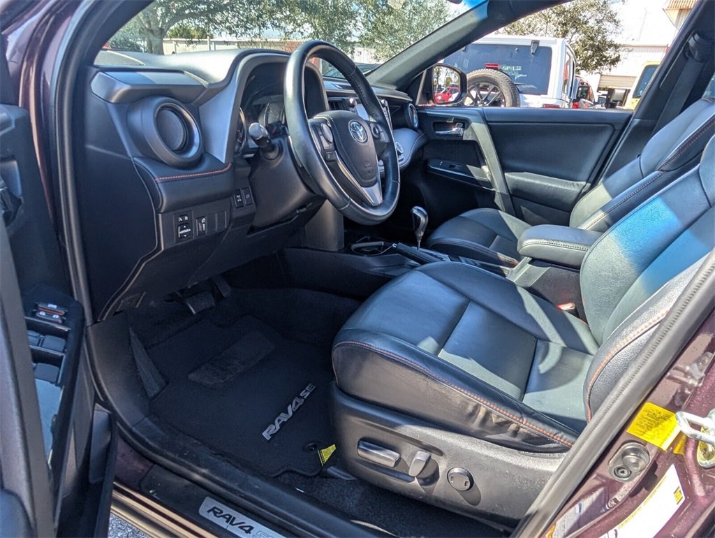 Used 2016 Toyota RAV4 SE image 11