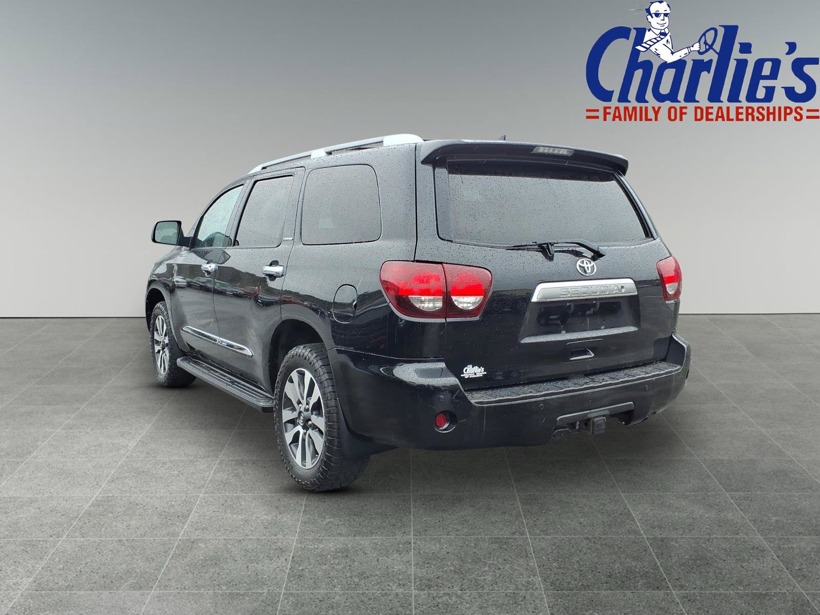 Used 2018 Toyota Sequoia Limited w/ Safety & Convenience Package AWD/4WD image 5