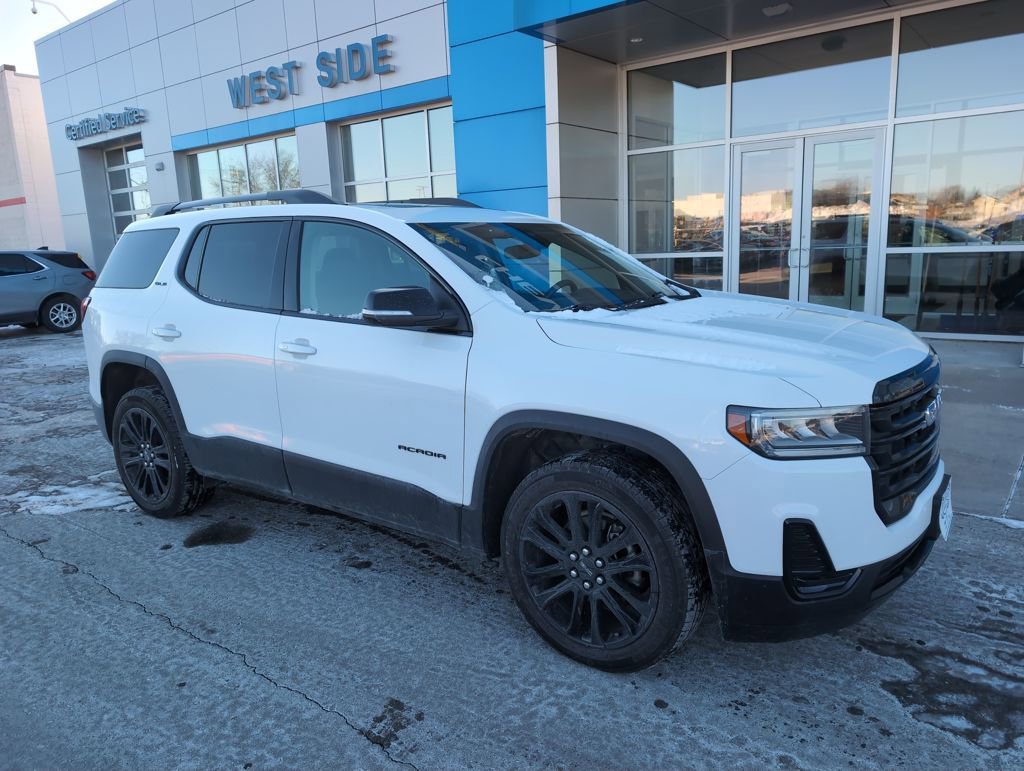 Used 2023 GMC Acadia SLE w/ Driver Convenience Package image 2