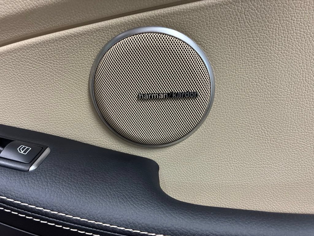Used 2014 Mercedes-Benz SLK 250 image 9