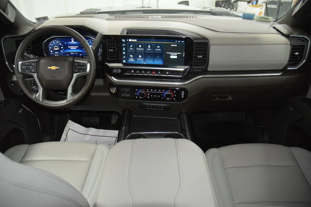 Used 2025 Chevrolet Silverado 3500 LTZ w/ LTZ Premium Package AWD/4WD image 34