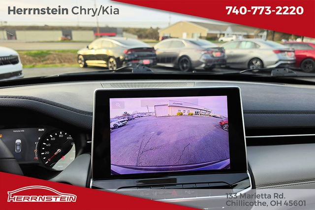 Used 2023 Jeep Compass Limited w/ Sun and Sound Group image 19