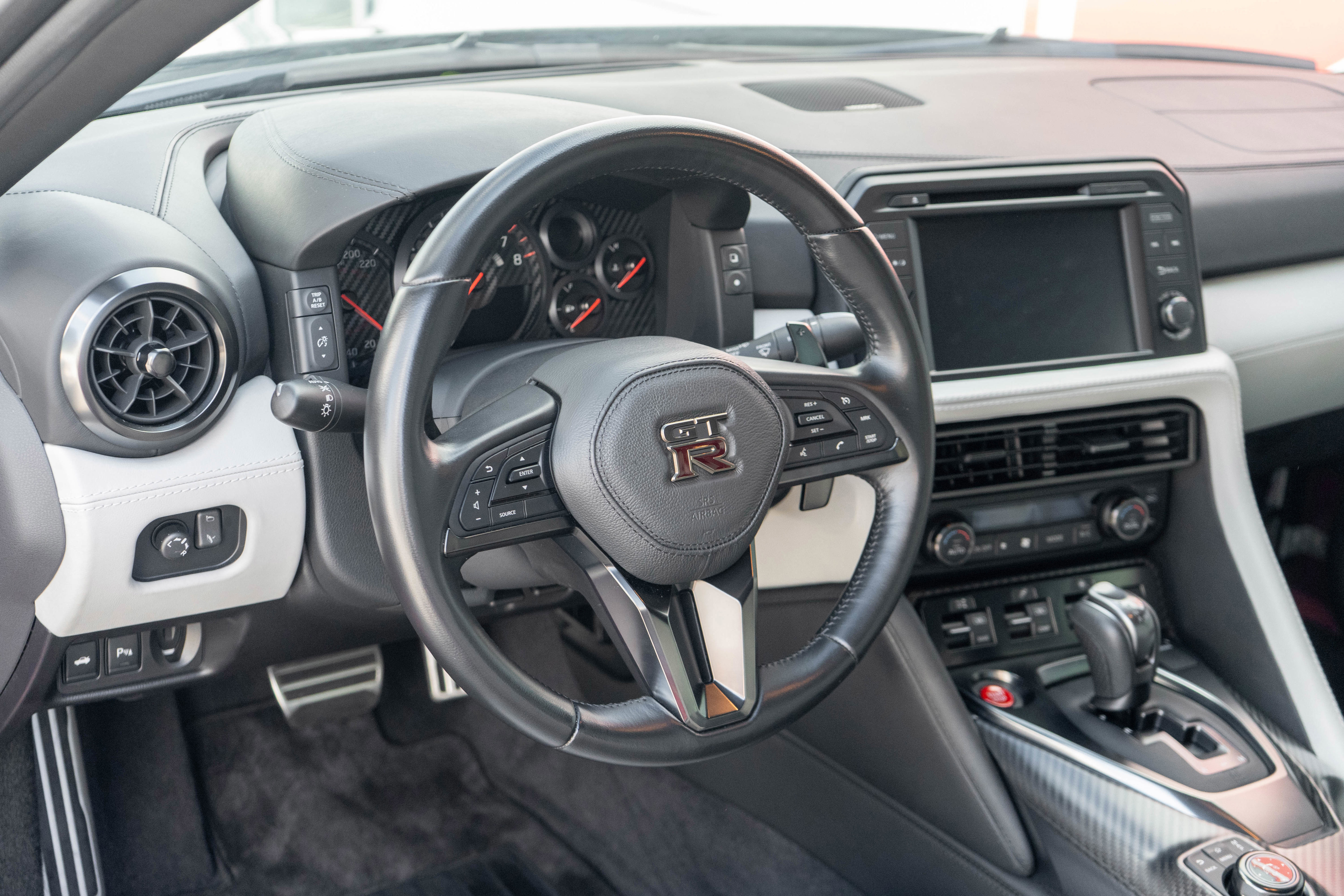 Used 2024 Nissan GT-R Premium w/ Premium Interior Package AWD/4WD image 12