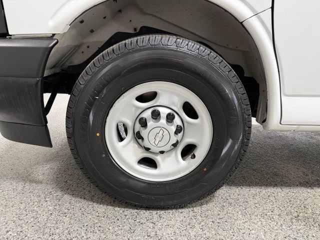 Used 2019 Chevrolet Express 2500 RWD image 21