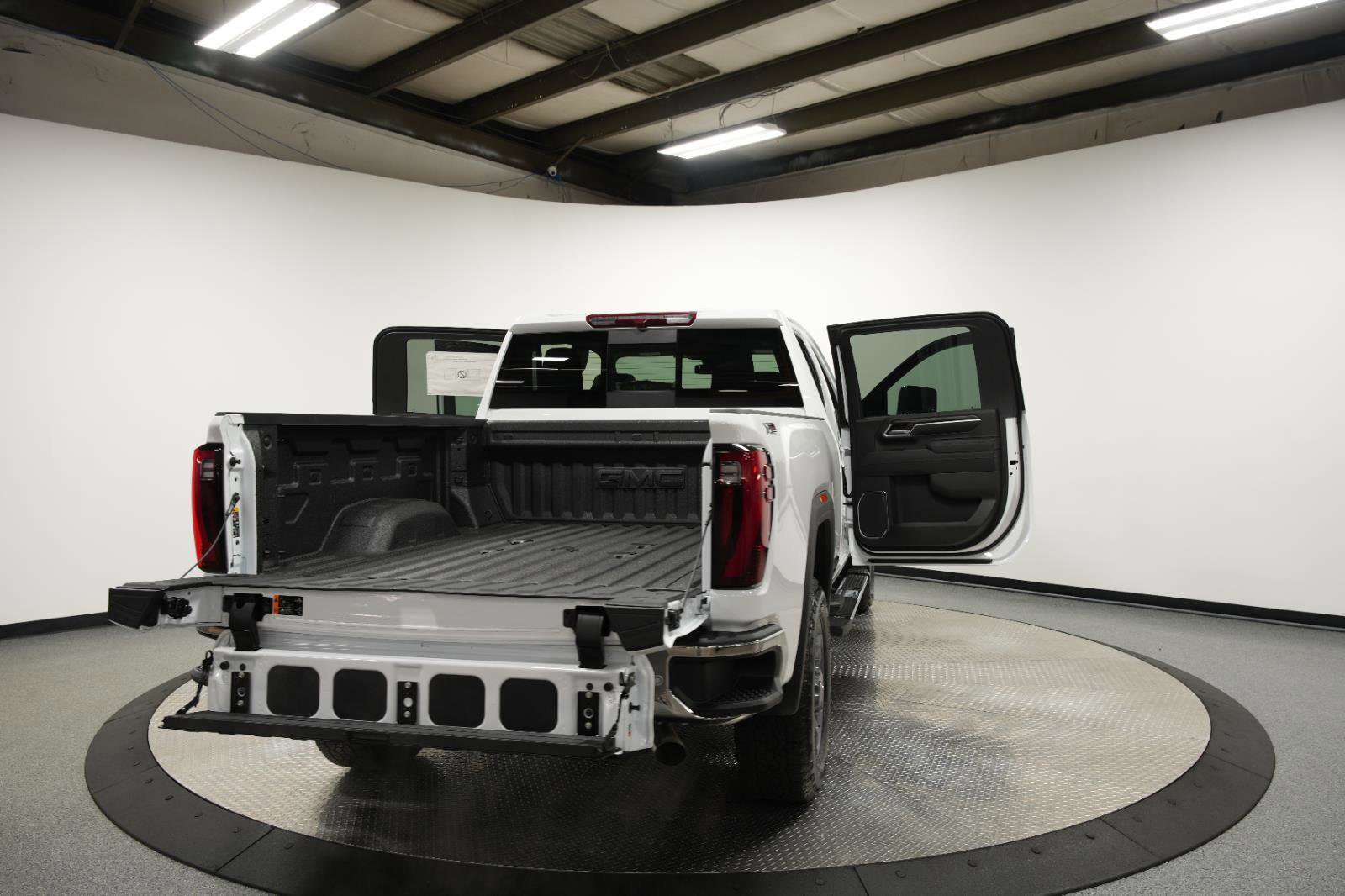 New 2026 GMC Sierra 2500 SLT w/ SLT Premium Package image 13