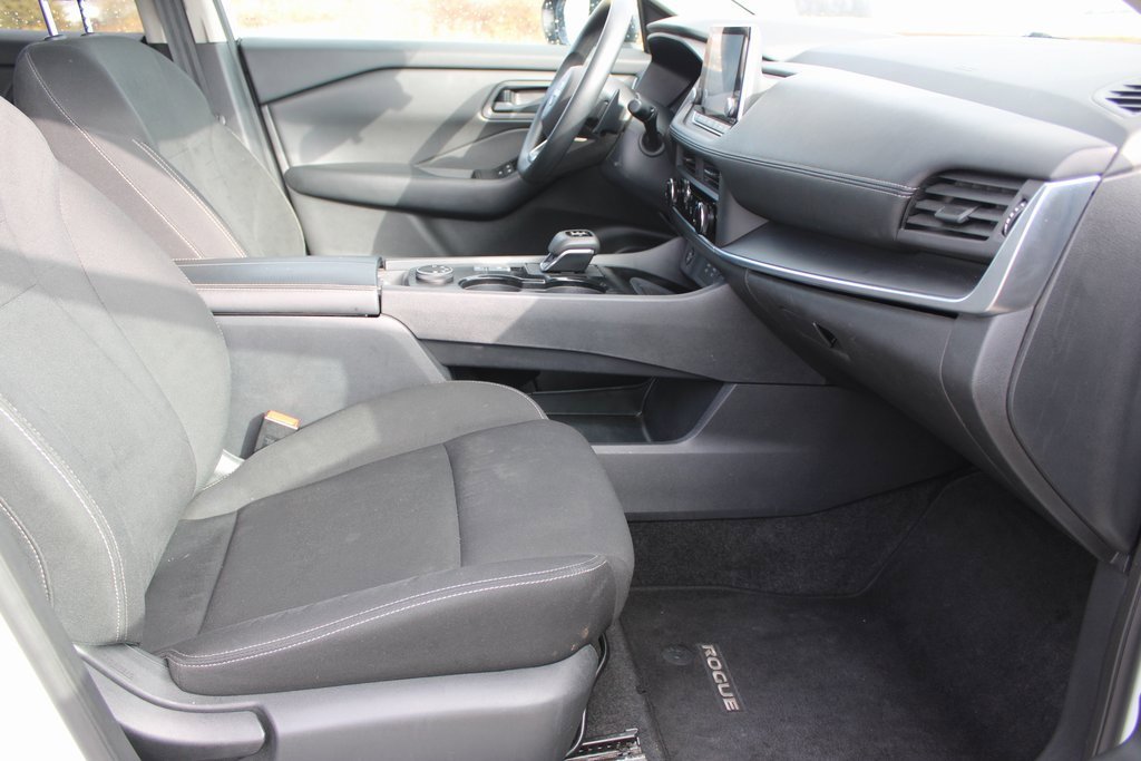 Used 2024 Nissan Rogue S image 17