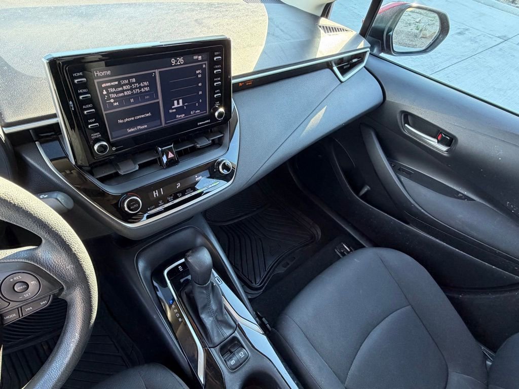Used 2021 Toyota Corolla LE image 18