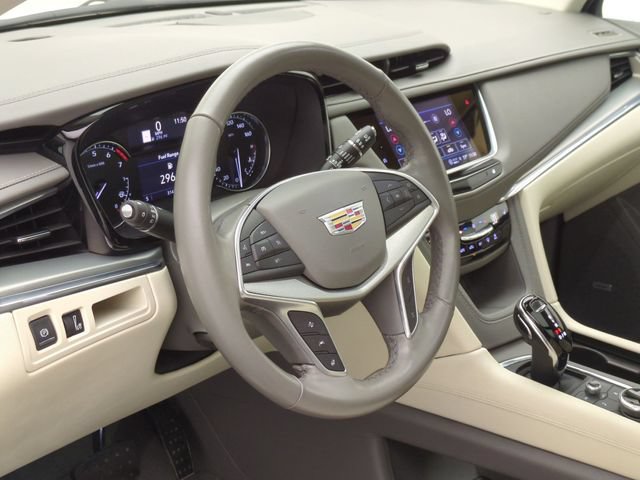 Certified 2024 Cadillac XT5 Premium Luxury w/ LPO, Floor Liner Package AWD/4WD image 9