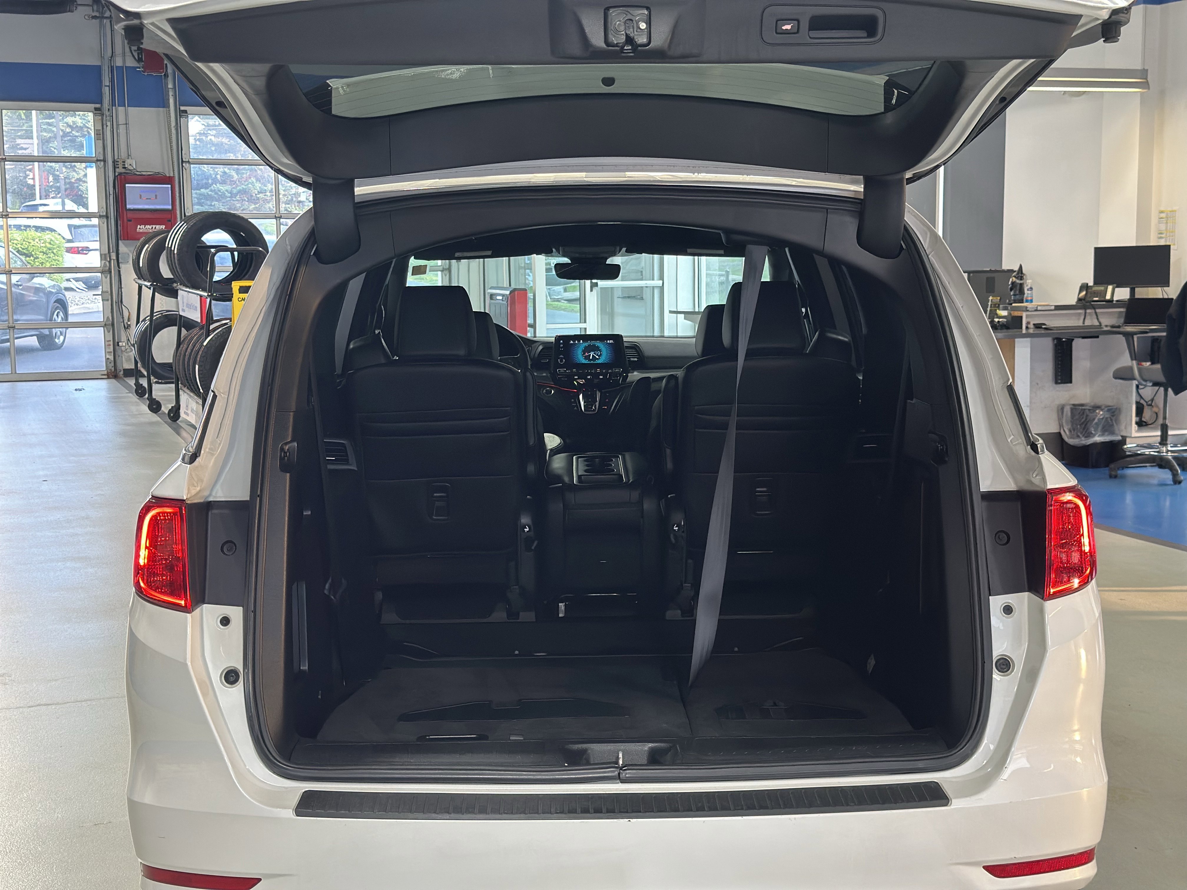 Used 2023 Honda Odyssey Sport image 6