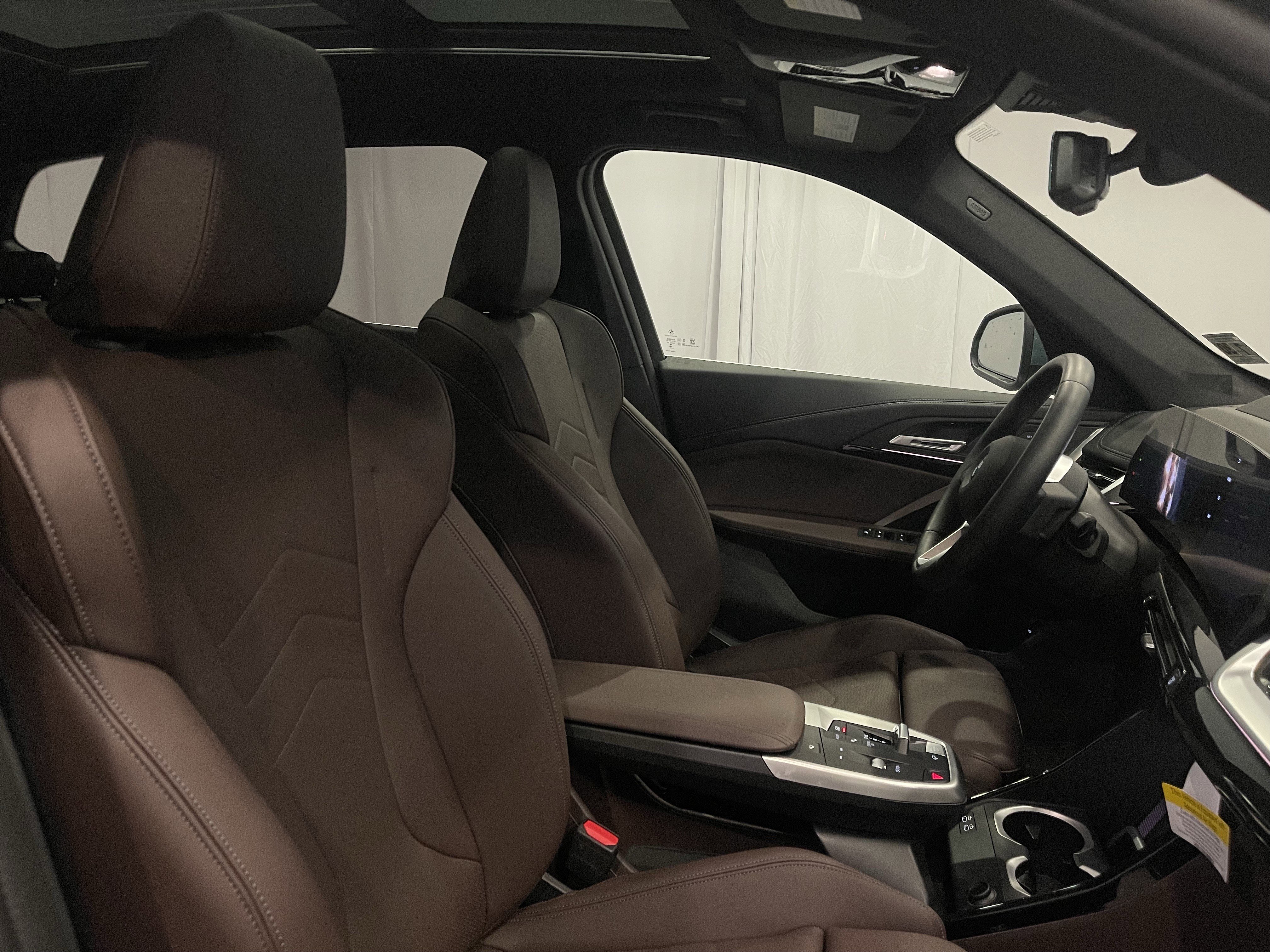 Used 2025 BMW X1 xDrive28i w/ Technology Package image 15