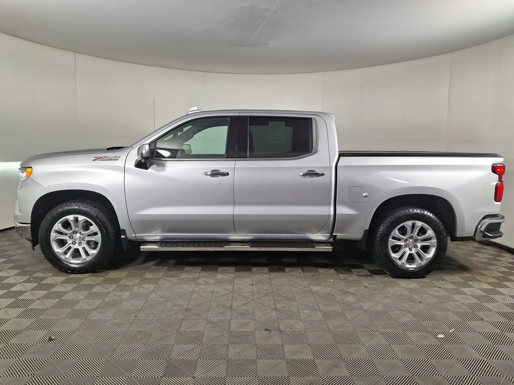 Used 2022 Chevrolet Silverado 1500 LTZ w/ LTZ Premium Package image 2