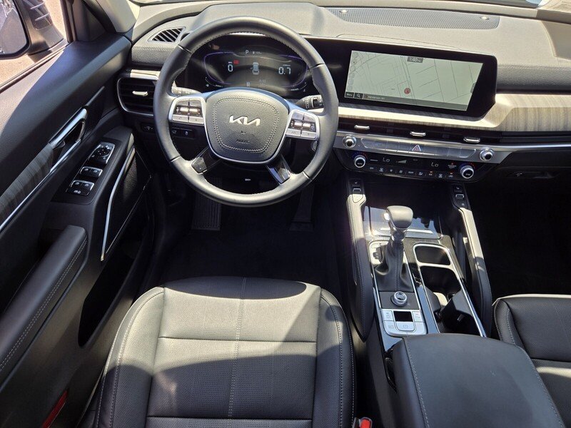 Certified 2025 Kia Telluride EX FWD image 15