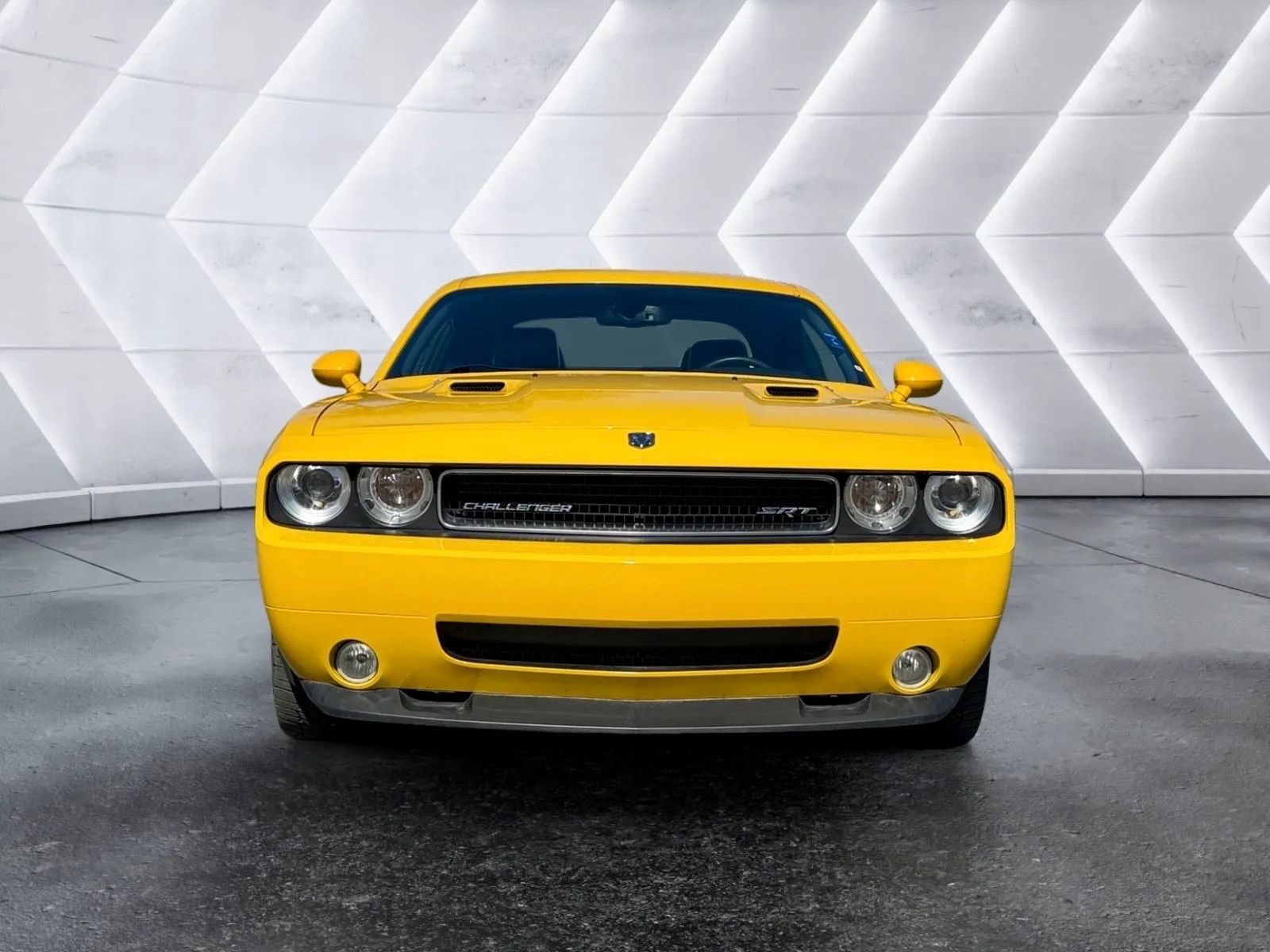 Used 2010 Dodge Challenger SRT8 w/ Special Edition Group image 2