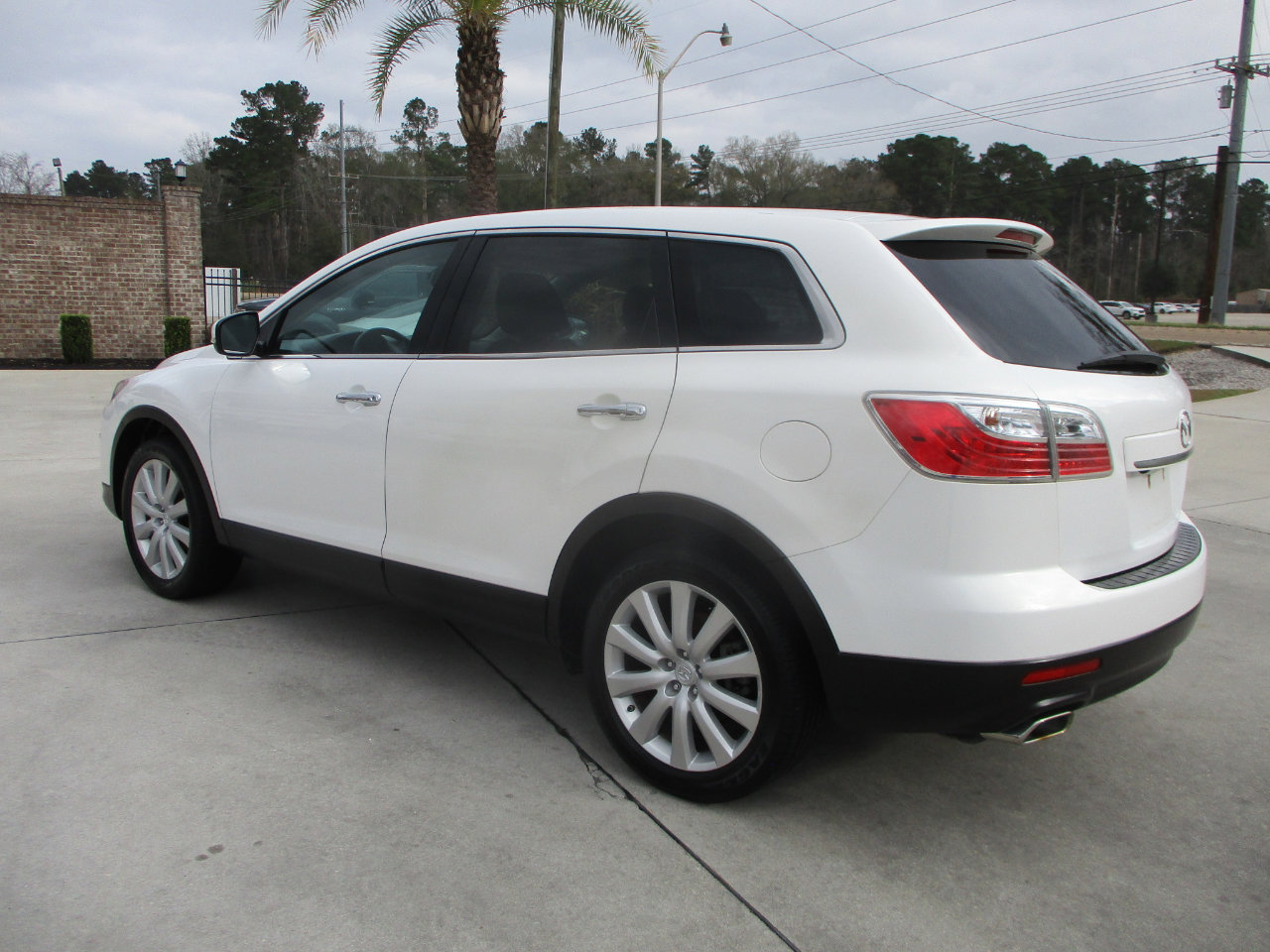 Used 2010 MAZDA CX-9 Grand Touring w/ Moonroof & Bose Audio Pkg image 21