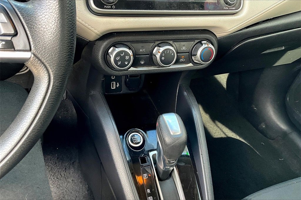 Used 2021 Nissan Versa SV image 29