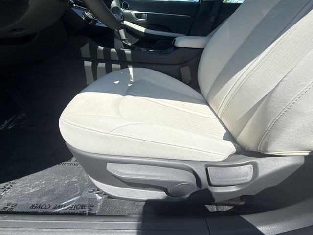 Used 2025 Hyundai Sonata SE FWD image 12