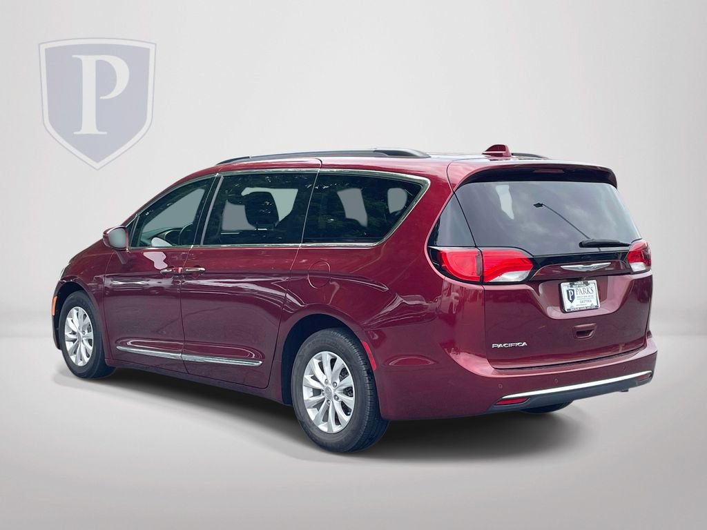 Certified 2017 Chrysler Pacifica Touring-L FWD image 6