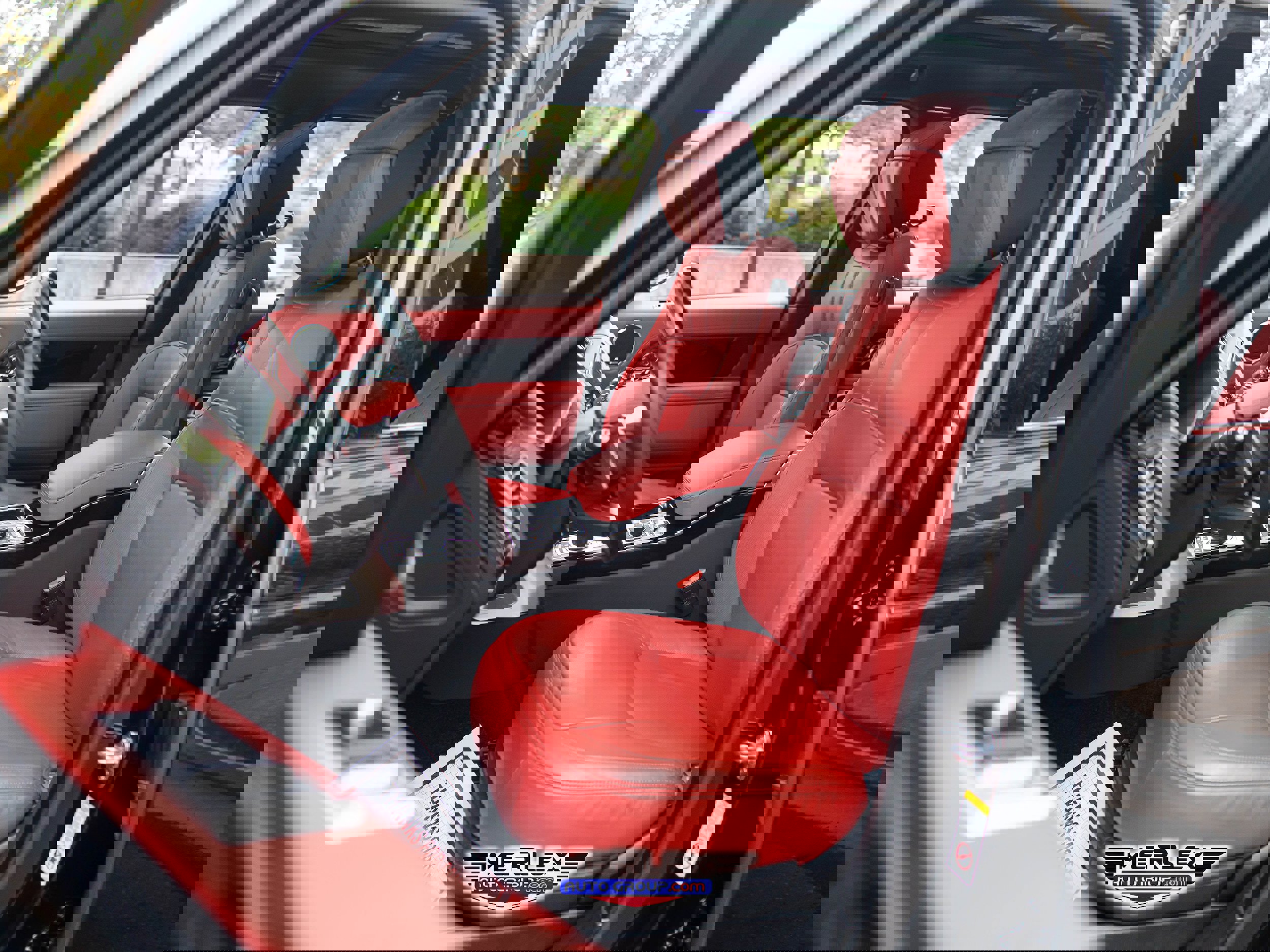 Used 2020 Land Rover Range Rover Autobiography image 16