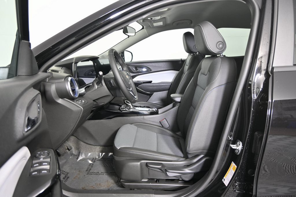 New 2026 Chevrolet Trax LT w/ Driver Confidence Package FWD image 20