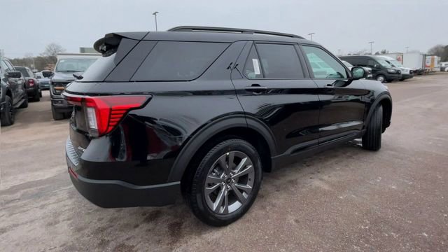 New 2026 Ford Explorer Active w/ Active Comfort Package image 2