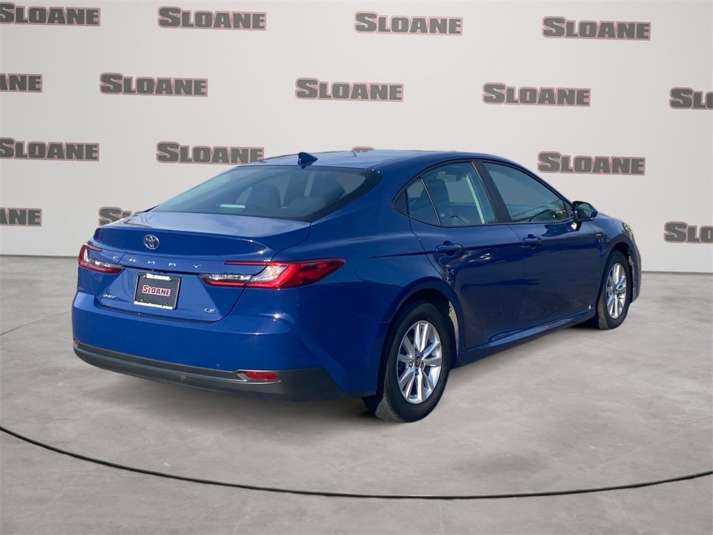Used 2025 Toyota Camry LE image 5