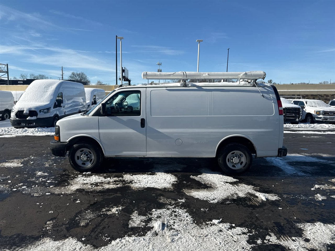 Used 2016 Chevrolet Express 2500 image 5