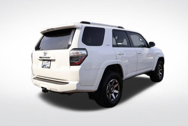 Used 2019 Toyota 4Runner SR5 AWD/4WD image 2