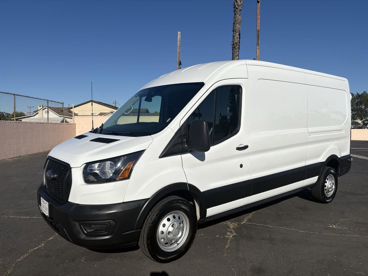 Used 2024 Ford Transit 250 148 Medium Roof Extended AWD image 2