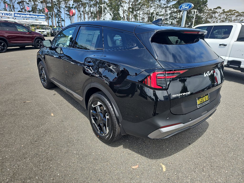 New 2026 Kia Sportage S image 3