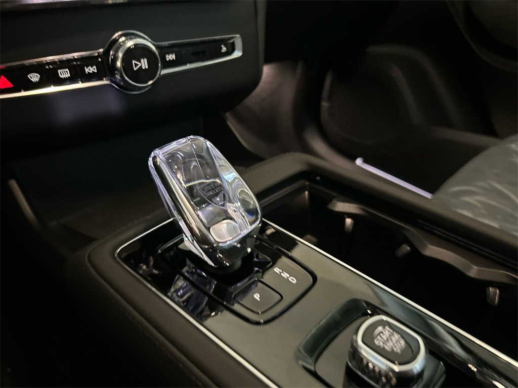 New 2026 Volvo XC90 B6 Ultra w/ Protection Package image 18