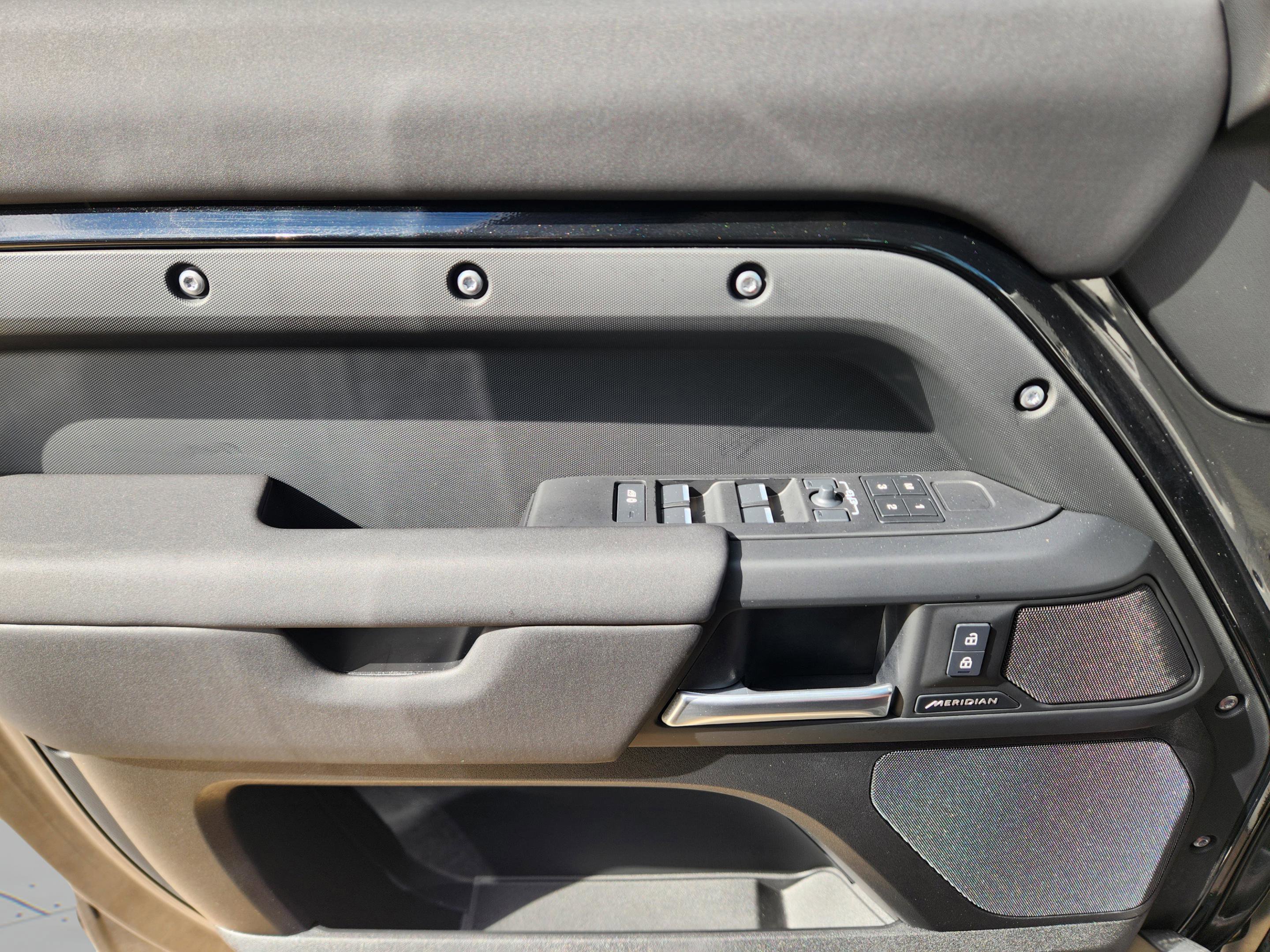 Certified 2025 Land Rover Defender 110 S image 17