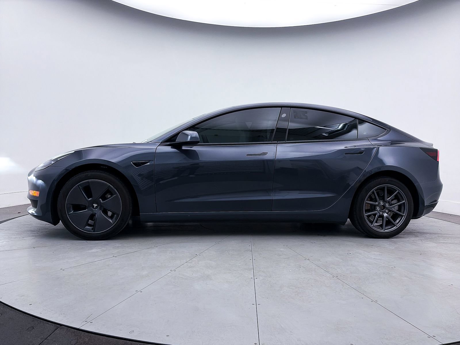 Used 2023 Tesla Model 3 Standard Range image 33