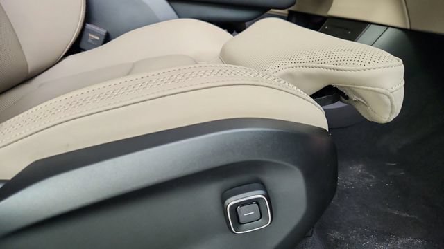 New 2026 Volvo EX90 Plus AWD/4WD image 37