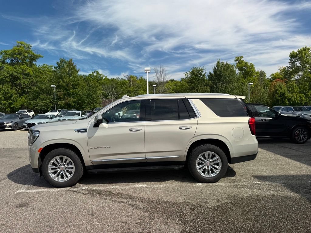 Used 2021 GMC Yukon SLT w/ SLT Premium Package AWD/4WD image 4