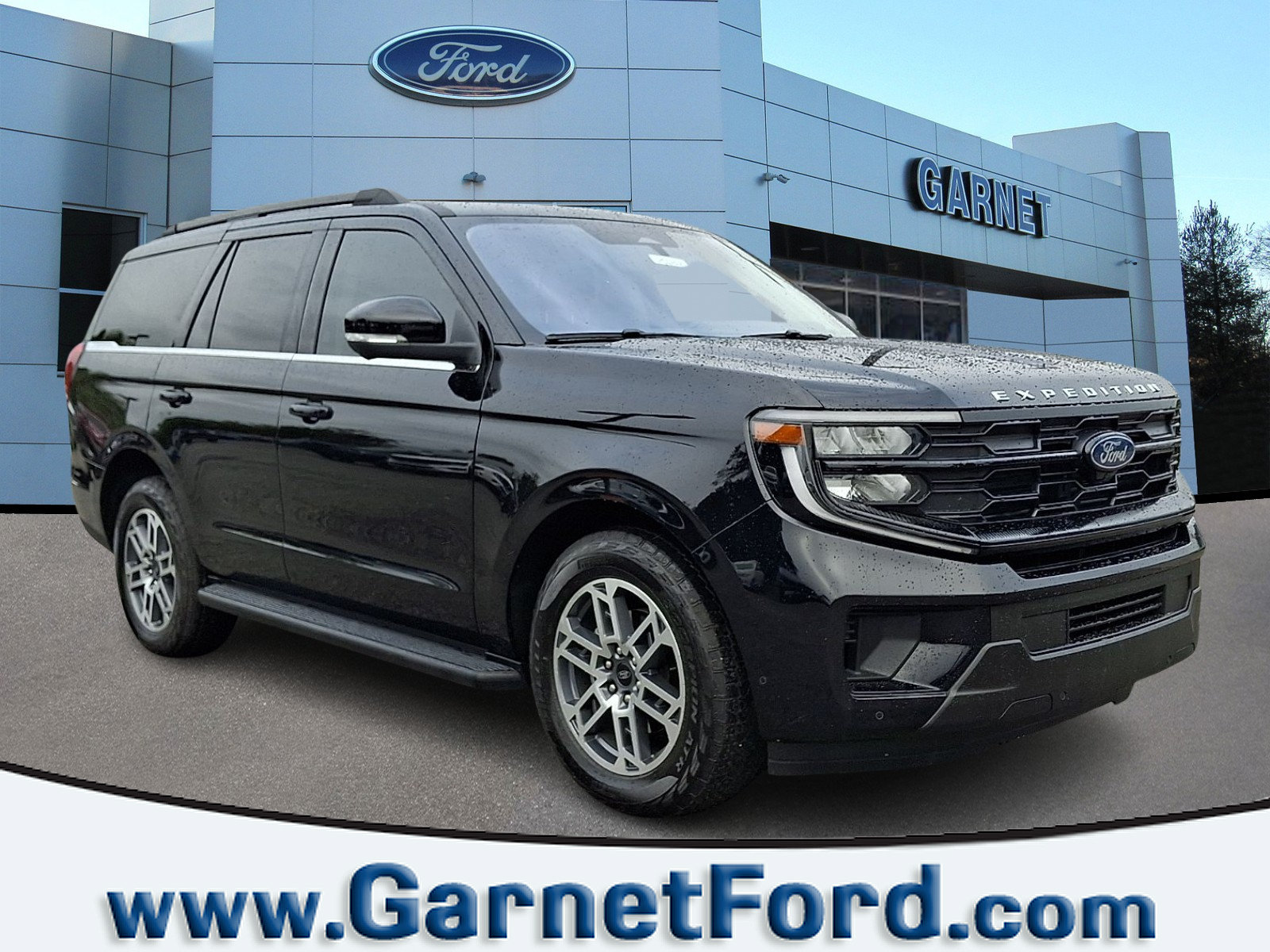 Certified 2025 Ford Expedition Active AWD/4WD image 1