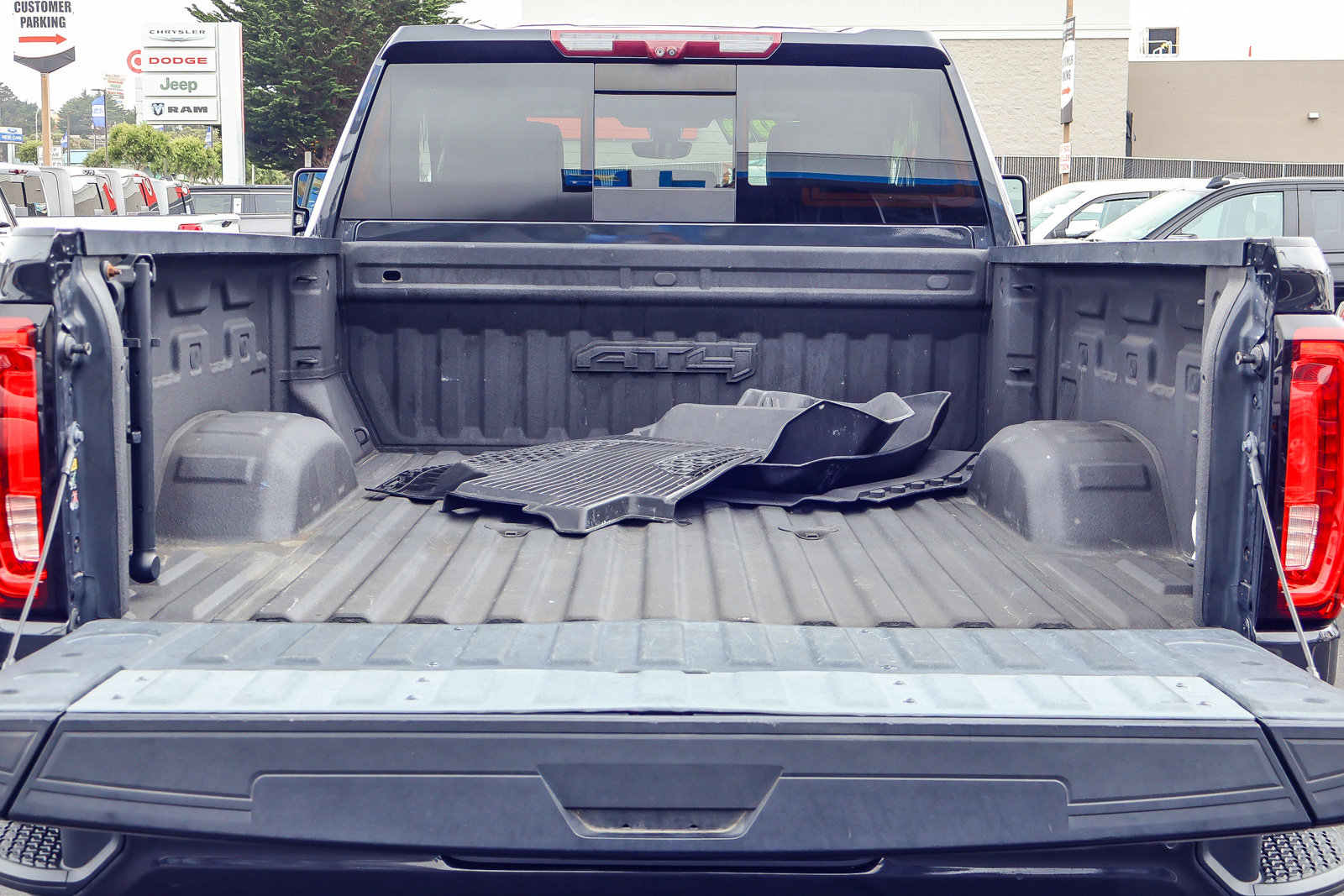 Used 2020 GMC Sierra 2500 AT4 w/ AT4 Premium Package AWD/4WD image 17