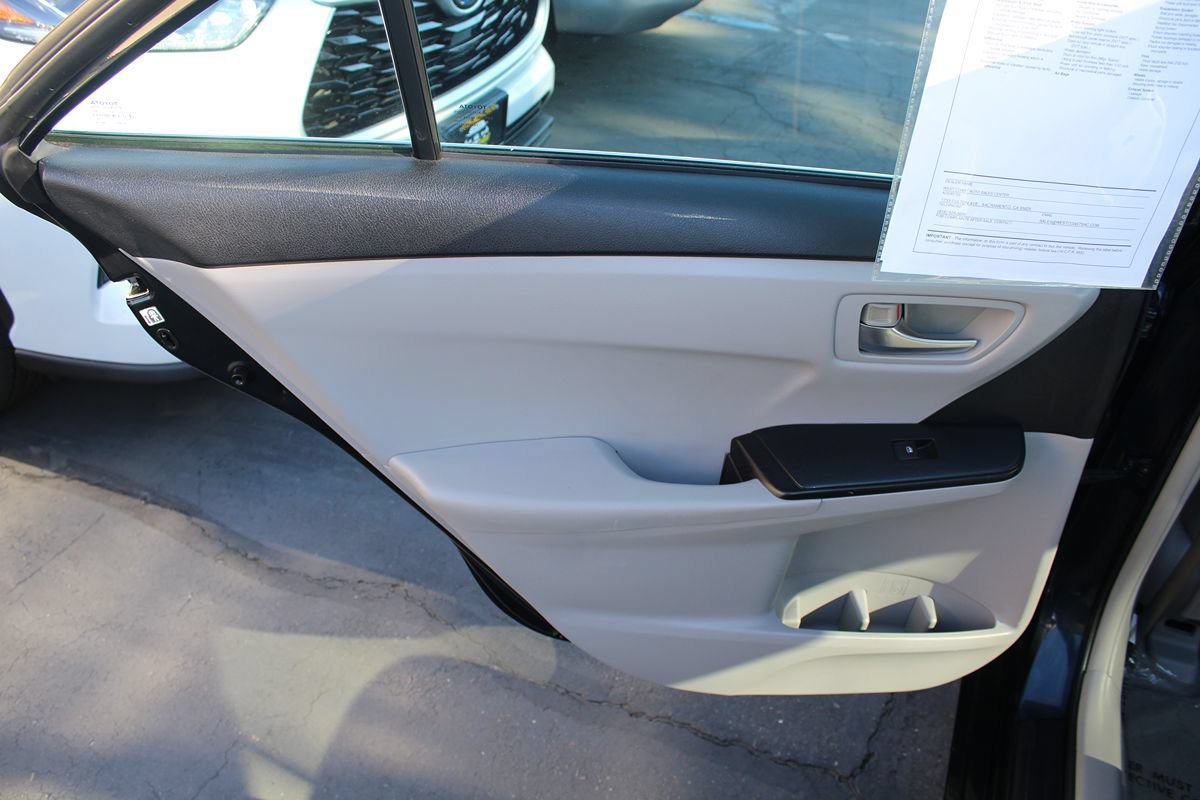 Used 2015 Toyota Camry LE FWD image 20