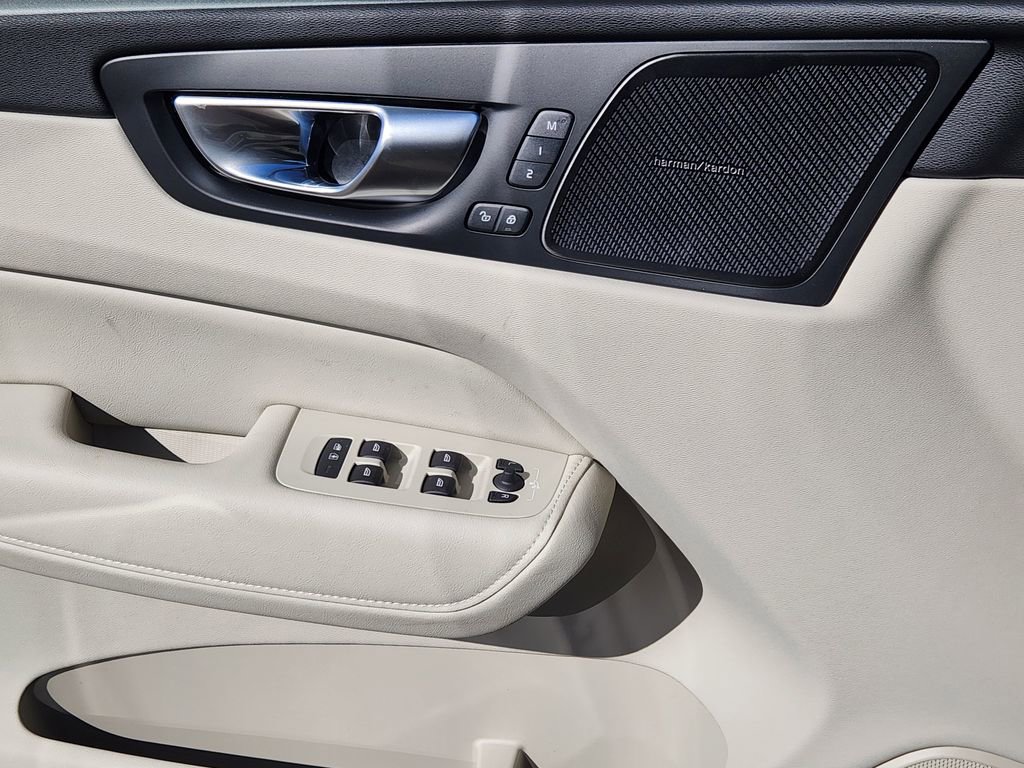 New 2026 Volvo XC60 T8 Ultra w/ Climate Package image 13