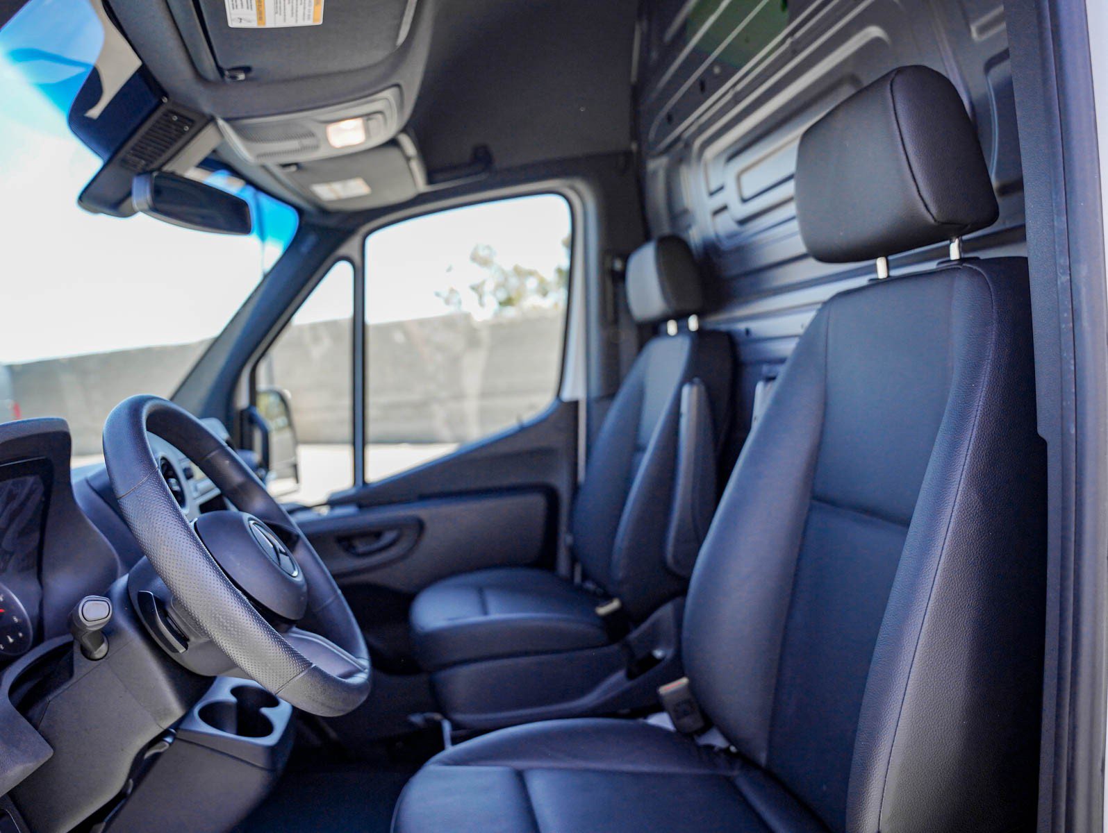 Used 2025 Mercedes-Benz Sprinter 2500 image 13