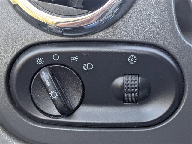 Used 2005 Ford Expedition XLS image 24