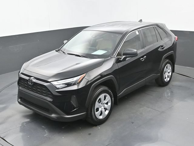 Used 2025 Toyota RAV4 LE AWD/4WD image 30