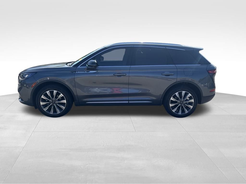 Used 2022 Lincoln Corsair Reserve w/ Elements Package image 3