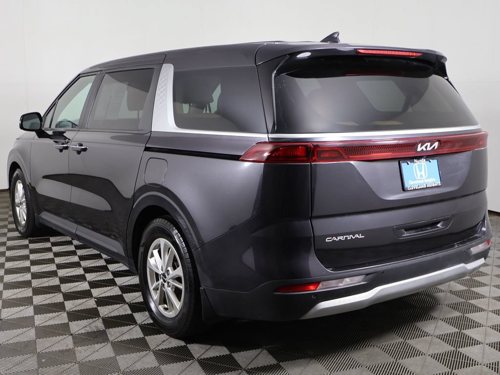 Used 2023 Kia Carnival LX FWD image 10