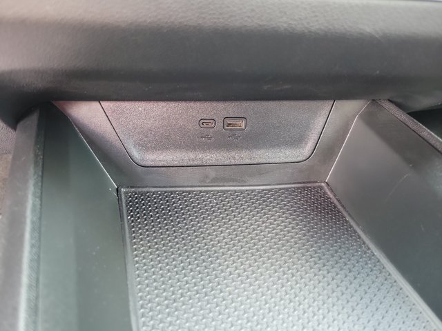 Used 2026 Chevrolet Equinox LT w/ Convenience Package II FWD image 14