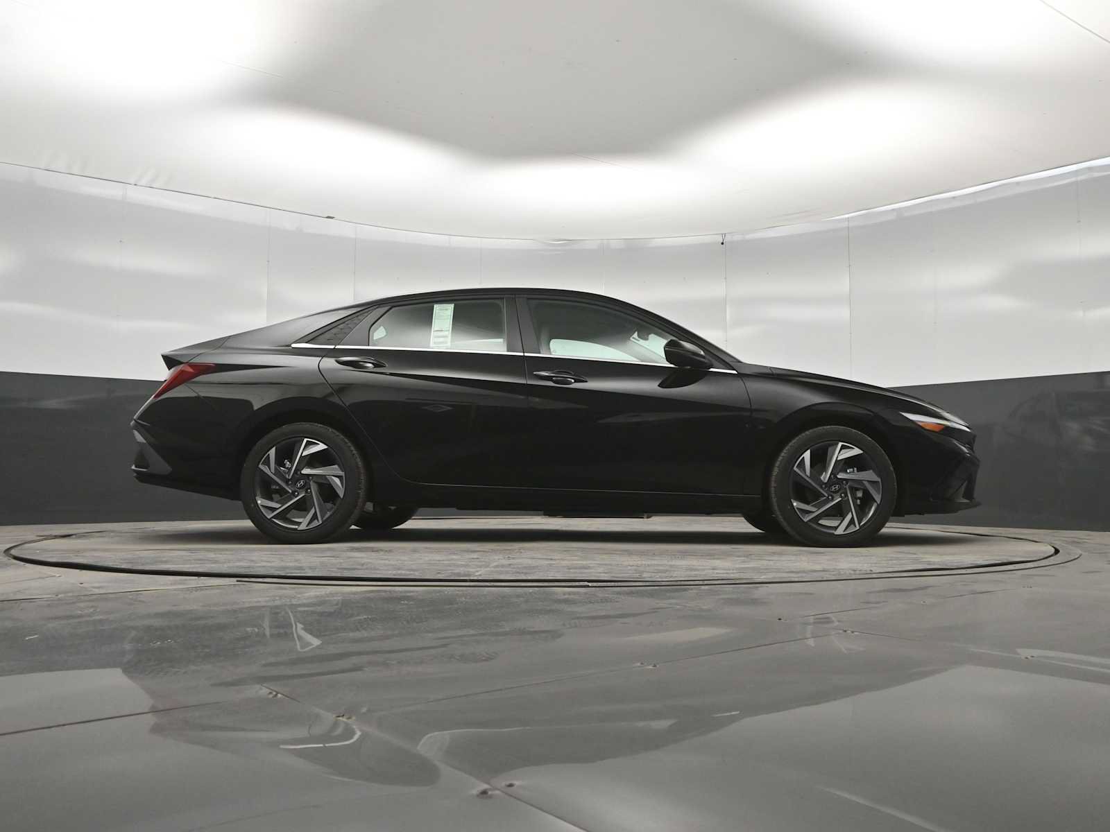 New 2026 Hyundai Elantra Limited FWD image 42