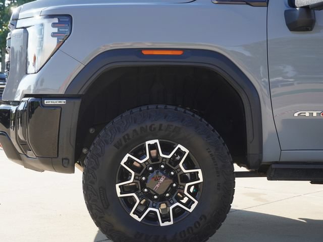 Used 2025 GMC Sierra 2500 AT4X AWD/4WD image 5